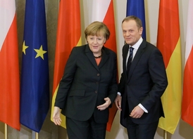 Merkelová ve středu jednala o Ukrajině ve Varšavě s polským premiérem Tuskjem. 