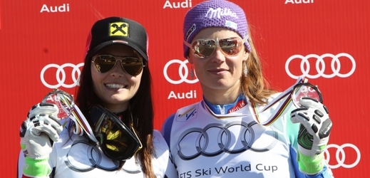 Anna Fenningerová (vlevo) a Tina Mazeová.