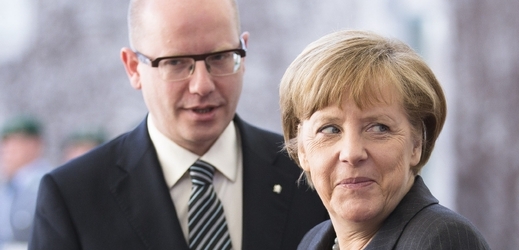 Bohuslav Sobotka a německá kancléřka Angela Merkelová.