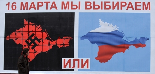 Fašisti z Kyjeva, nebo moskevští osvoboditelé? Místo demokratické kampaně vládne Krymu propaganda.