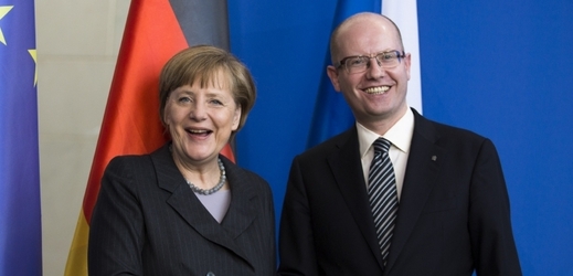 Němcká kancléřka Angela Merkelová s českým ministerským předsedou Bohuslavem Sobotkou.