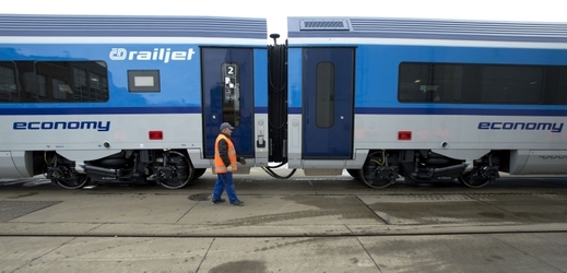 Soupravy Railjet vybraly dráhy bez otevřeného výběrového řízení.