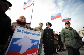 Demonstrace proruských obyvatel Simferopolu.