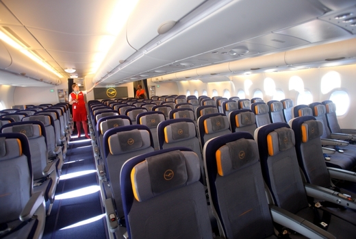 Čtyřmotorový A380 korejských aerolinií má kapacitu 407 sedadel ve třech třídách.
