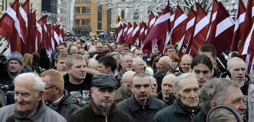 Pochod lotyšských veteránů z jednotek zbraní SS se koná pravidelně 16. března na lotyšský den legionářů.