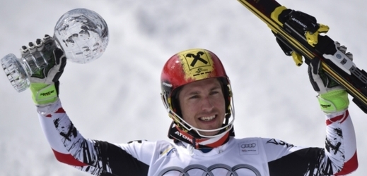 Rakouský lyžař Marcel Hirscher obhájil malý křišťálový glóbus za hodnocení slalomu Světového poháru.