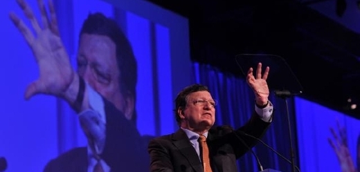 Šéf Evropské komise Barroso se snaží chytit pod krkem prezidenta Putina (ilustrační foto).