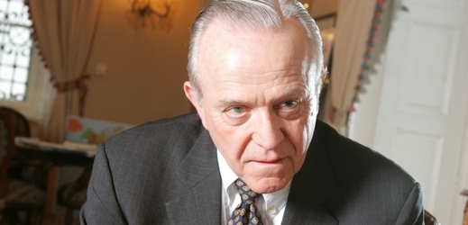 Někdejší velvyslanec USA v Praze a bývalý šéf dozorčí rady automobilky Tatra William Cabaniss.