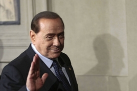Co udělá Silvio Berlusconi? Na kroky svého vládce čekají hráči i fanoušci.