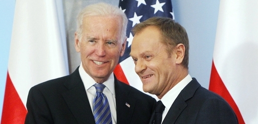 Americký viceprezident Joe Biden (vlevo) s polským premiérem Donaldem Tuskem.