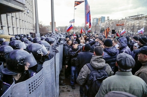Proruské demonstrace v Doněcku (16. března 2014).