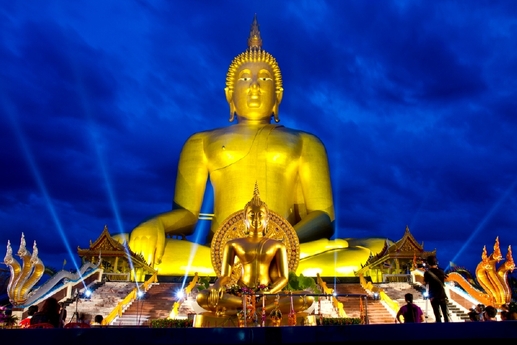 Velký thajský Buddha, 92 m. Ang Thong, Thajsko. (Foto: Shutterstock.com)