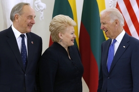 Americký viceprezident Biden s litevskou prezidentskou ve Vilniusu.