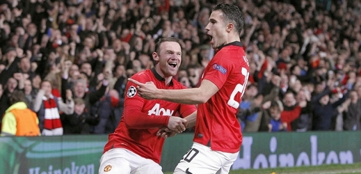 Společná radost Rooneyho a Van Persieho.
