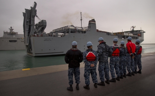 Speciální americká loď MV Cape Ray se podílí na likvidaci syrských chemických zbraní.