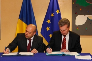 EU - Ukrajina. V Bruselu se podepisuje a podepisuje.