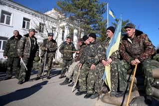 Ukrajinští vojáci na základně Belbek to vzdali.