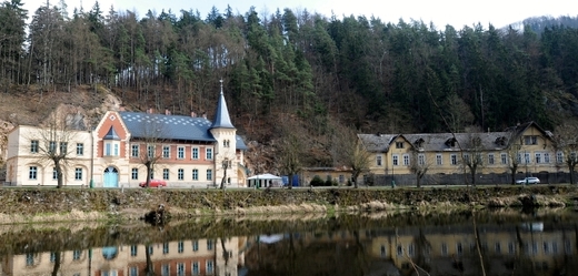 Společnost Karlovarské minerální vody otevřela pro veřejnost opravený dům Stallburg v Kyselce.