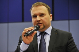 Ministru zemědělství Marianu Jurečkovi (KDU-ČSL) se nelíbilo dlouhé projednávání návrhu.