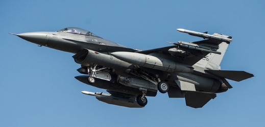 Mise dánských stíhaček F-16 má začít 1. května.