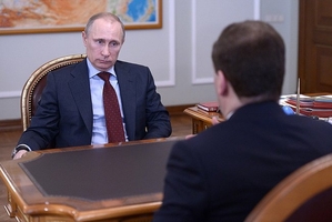 Prezident Putin jedná s premiérem Medveděvem. 