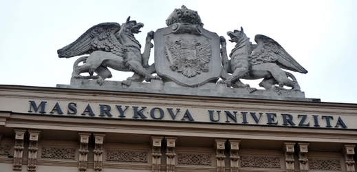 Masarykova univerzita vyjádřila profesorovi Andreji Zubovovi solidaritu.