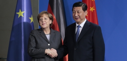 Čínský prezident Si Ťin-pching a německá kancléřka Angela Merkelová.