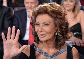 Předsedkyní poroty se letos stala herečka Sophia Lorenová.