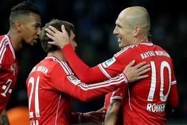 Arjen Robben (vlevo) odmítá Rudé ďábly podceňovat.