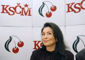Jana Bobošíková se vždy prohlašovala za pravicovou političku, ale na druhou stranu neváhala prosit o podporu KSČM.