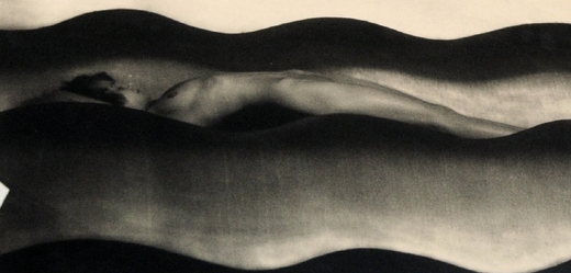 Vlna - nejznámější fotografie Františka Drtikola.