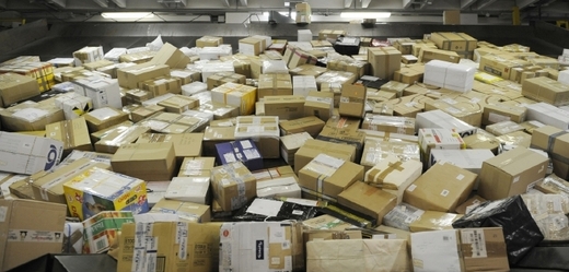 V loňském roce Česká pošta na Ukrajinu doručila bezmála pět tisíc balíků (ilustrační foto).
