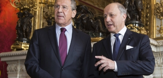 Ruský ministr zahraničí Lavrov se svým francouzským kolegou Fabiusem.