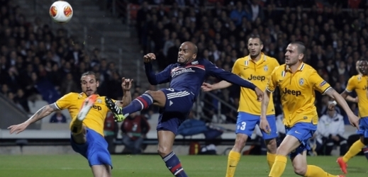 Přemožitel Plzně Lyon nestačil v úvodním utkání čtvrtfinále Evropské ligy na Juventus.