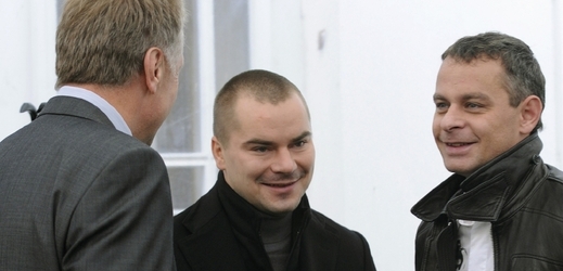 Lobista Marek Dalík (uprostřed).