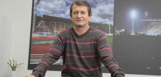 Bývalý fotbalový reprezentant Günter Bittengel patří k českým Němcům.