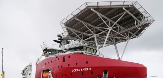 Australská loď vybavená detektory pro hledání černých skříněk.