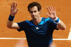 Favorizovaný Andy Murray nedokázal rozhodnout daviscupové čtvrtfinále v Neapoli.