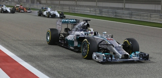 Vedoucí jezdec světového šampionátu Lewis Hamilton po třech odjetých Grand Prix.