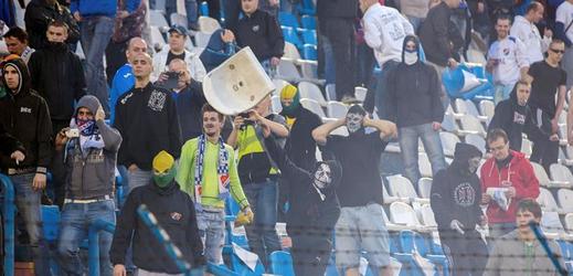 Ministerstvo vnitra zahájilo správní řízení s Baníkem Ostrava kvůli výtržnostem fanoušků z březnového zápasu první fotbalové ligy proti Spartě.