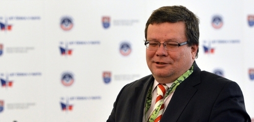 Zakázku v tehdejší vládě měl na starosti vicepremiér Alexandr Vondra.
