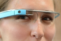 Google Glass může pomoci lidem s Parkinsonovu chorobou (ilustrační foto).