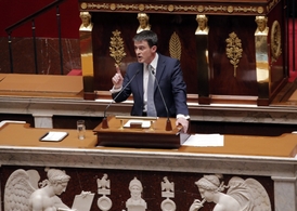 Nová francouzská vláda Manuela Vallse získala důvěru.