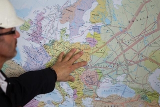 U  mapy s plynovody z Ruska směr západ.