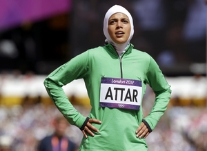 Saúdská běžkyně na 800 metrů Sarah Attarová na olympiádě v Londýně.