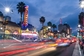 Hollywood. Ve známé části Los Angeles nenajdete mnoho filmových hvězd ani luxus. V ulicích se to hemží lidmi oblečenými v kostýmech filmových postav a celebrity najdete pouze v muzeu voskových figurín. (Foto: Shutterstock.com/View Apart)