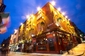 Temple Bar v Dublinu. Jeho okolí v irském hlavním městě cílí na turisty. "Autentickým" barům v této lokalitě je lepší se vyhnout a najít ne tolik frekventované, ale opravdové irské hospody. (Foto: Shutterstocl.com/littleny)