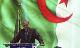 Za jediného skutečného rivala současného prezidenta je považován bývalý předseda vlády Alí Benflís.