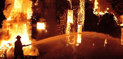 Požár kravína způsobil škodu pět milionů (ilustrační foto).