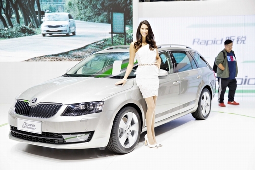 Škoda Octavia bude pro čínské zákazníky nabízena se dvěma efektivními benzinovými agregáty.